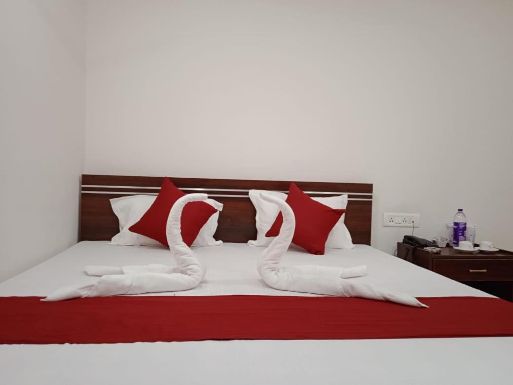 Hotel Haren Grand Ґувахаті Екстер'єр фото